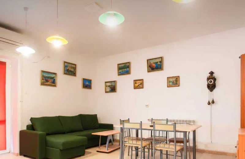 Location d’un appartement lumineux de 2 pièces, 60 m², centre historique, Constanța, Roumanie